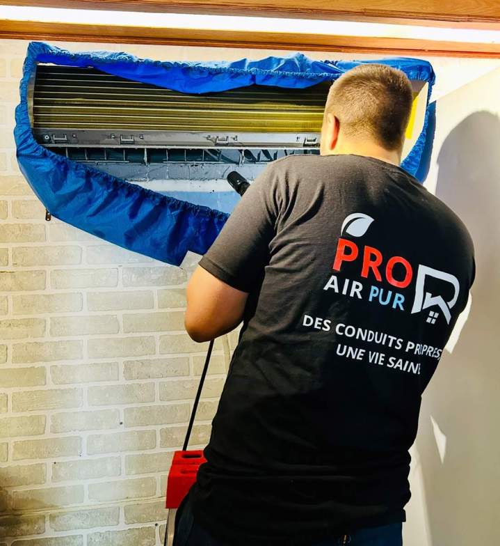 Des techniciens de renom en matière de nettoyage de climatiseur mural